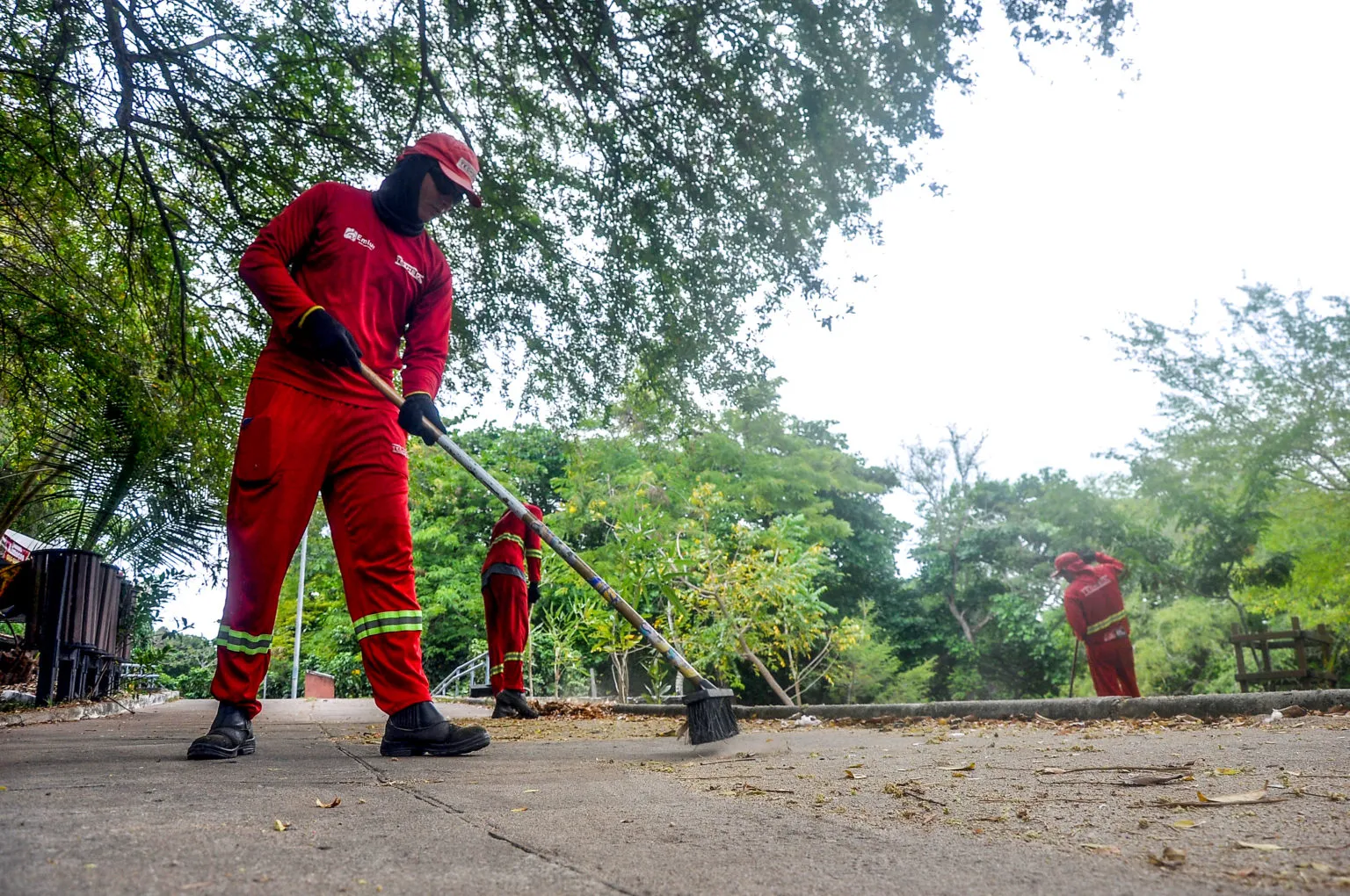 Emlur reforça serviços de limpeza e conservação em bairros de João Pessoa